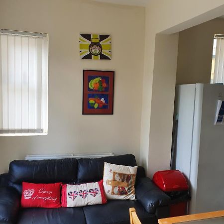 12 Person 6 Bedroom Self Catering House Liverpool Exterior foto