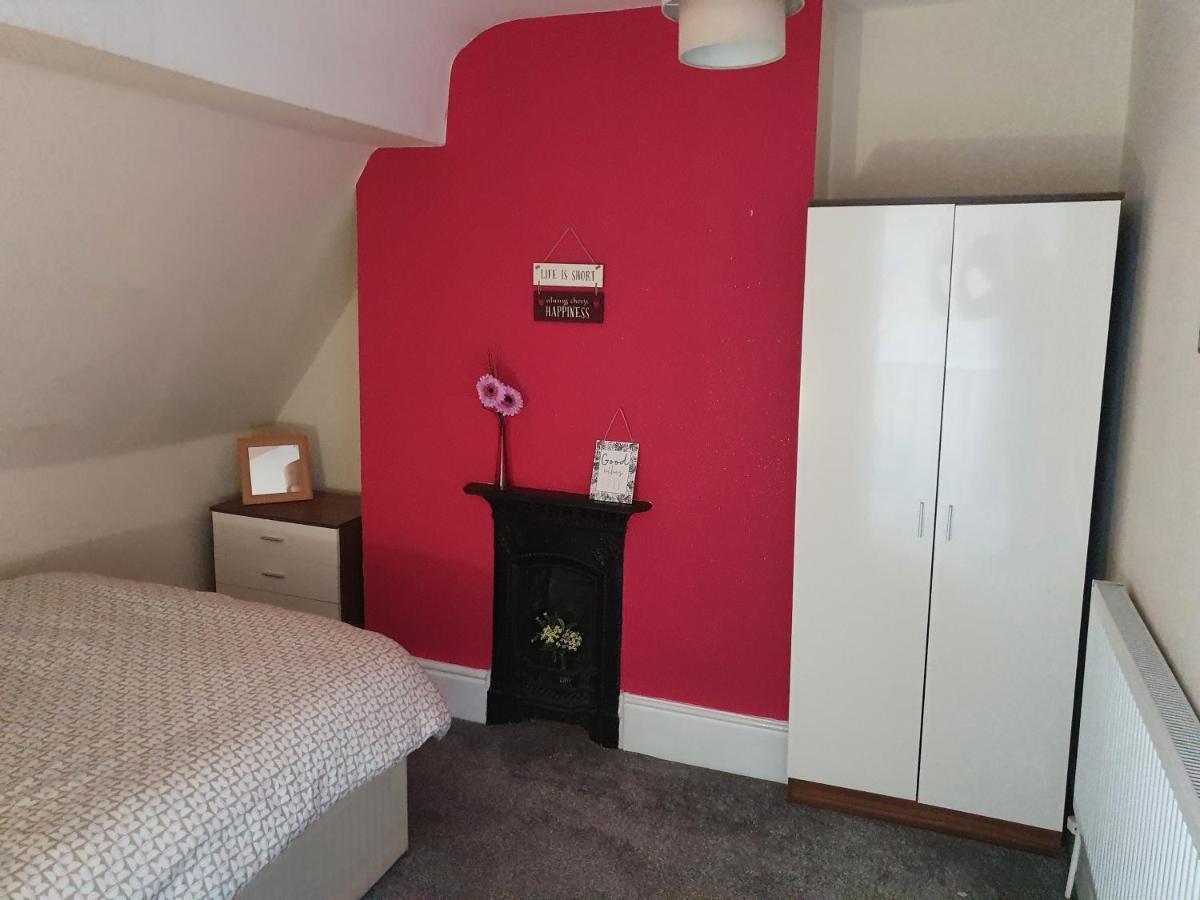 12 Person 6 Bedroom Self Catering House Liverpool Exterior foto