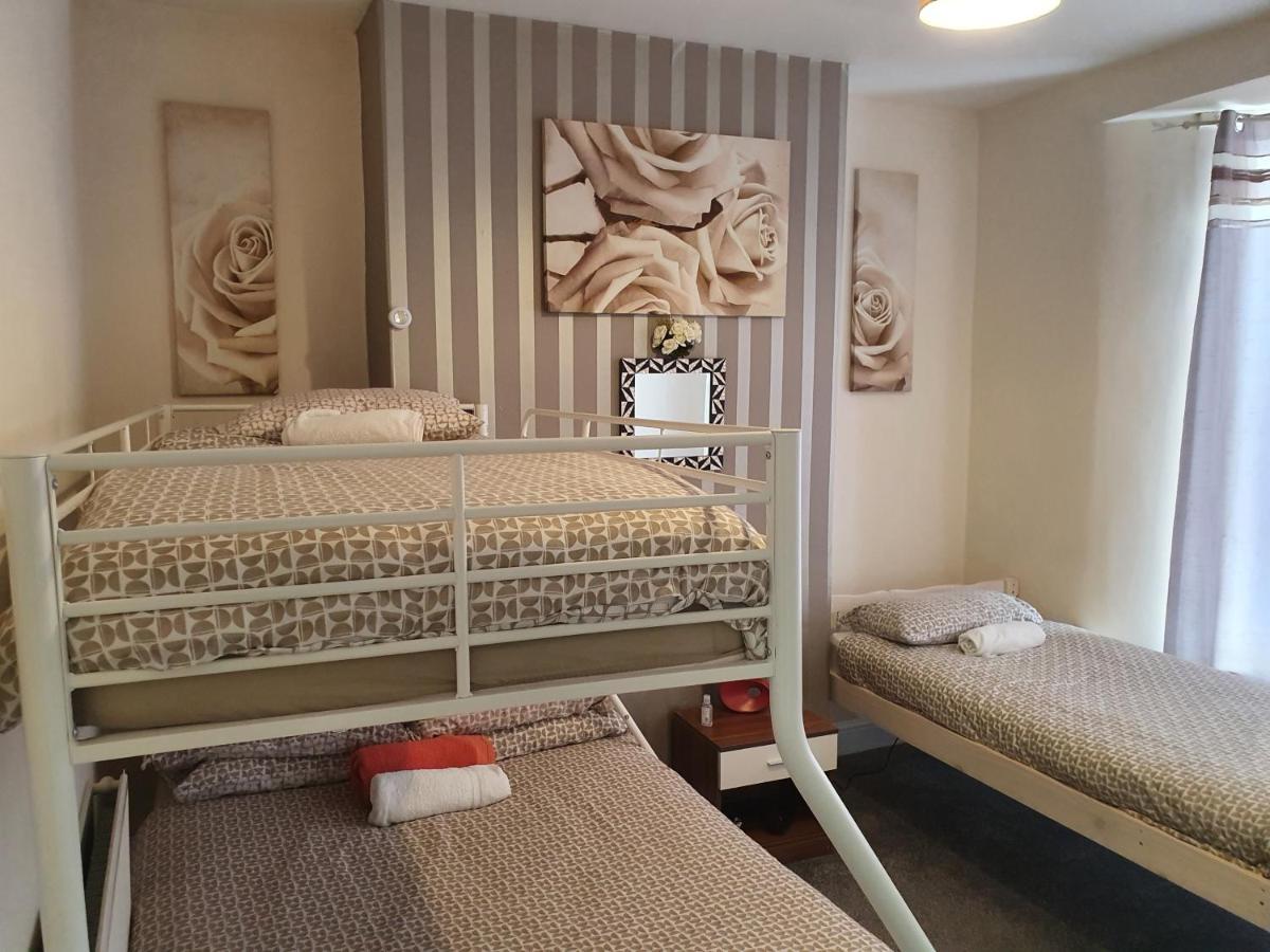 12 Person 6 Bedroom Self Catering House Liverpool Exterior foto