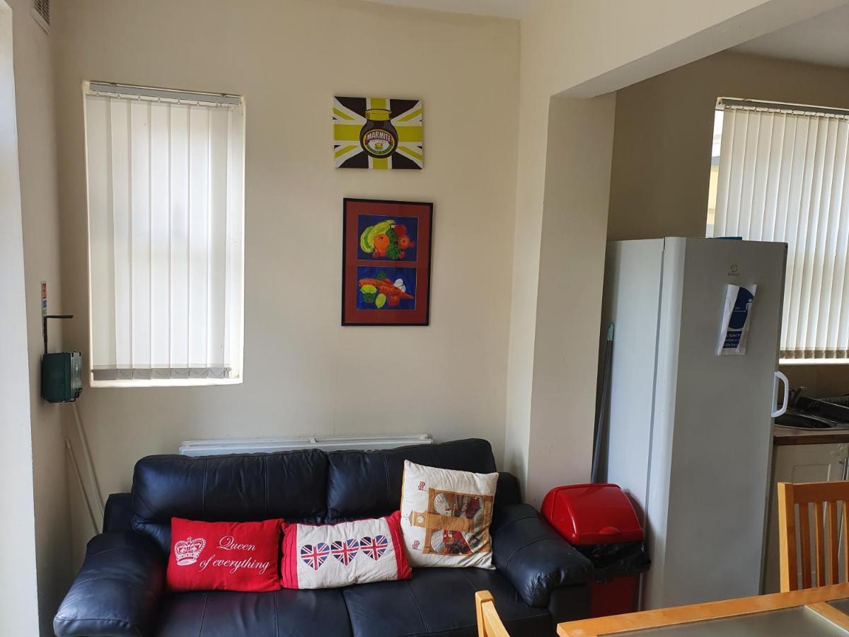 12 Person 6 Bedroom Self Catering House Liverpool Exterior foto